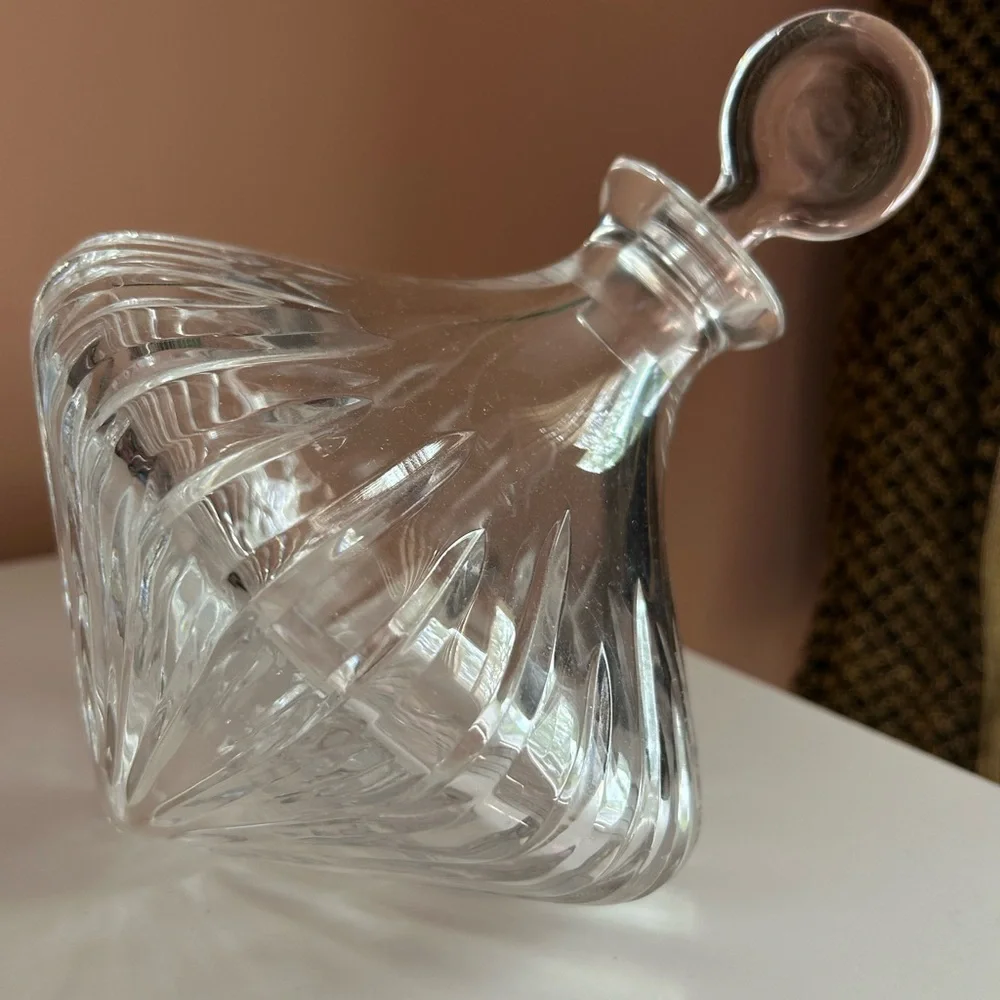 Beautiful Astral Crystal Spin Top Side Tilt Design Wine Decanter